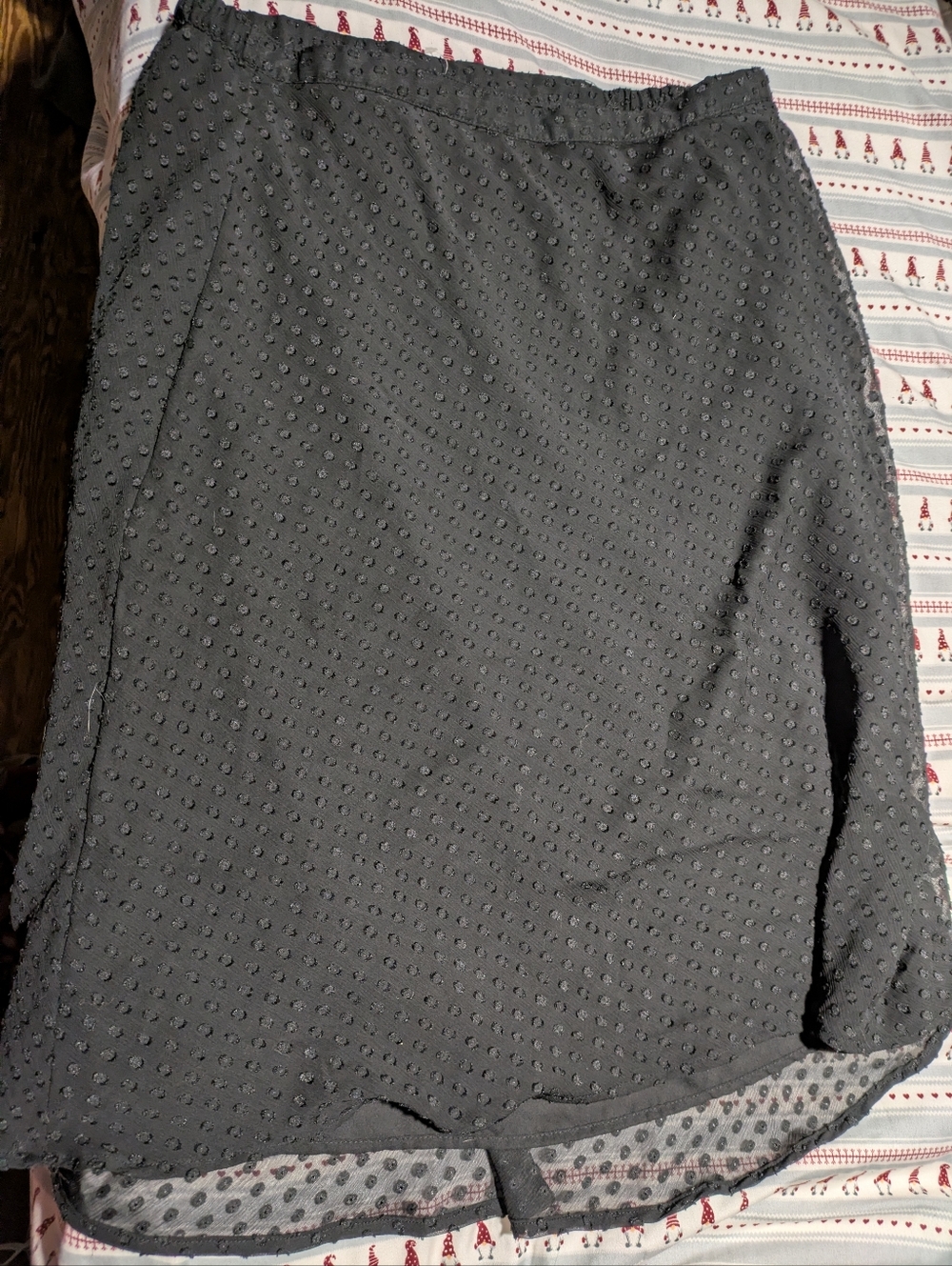 โจ Chic Black Swiss Dot Midi Skirtโ โจ